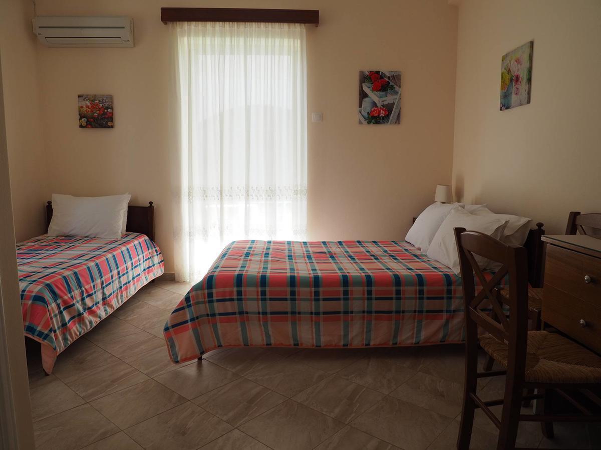 Akrogiali Beach Rooms Amarynthos Luaran gambar